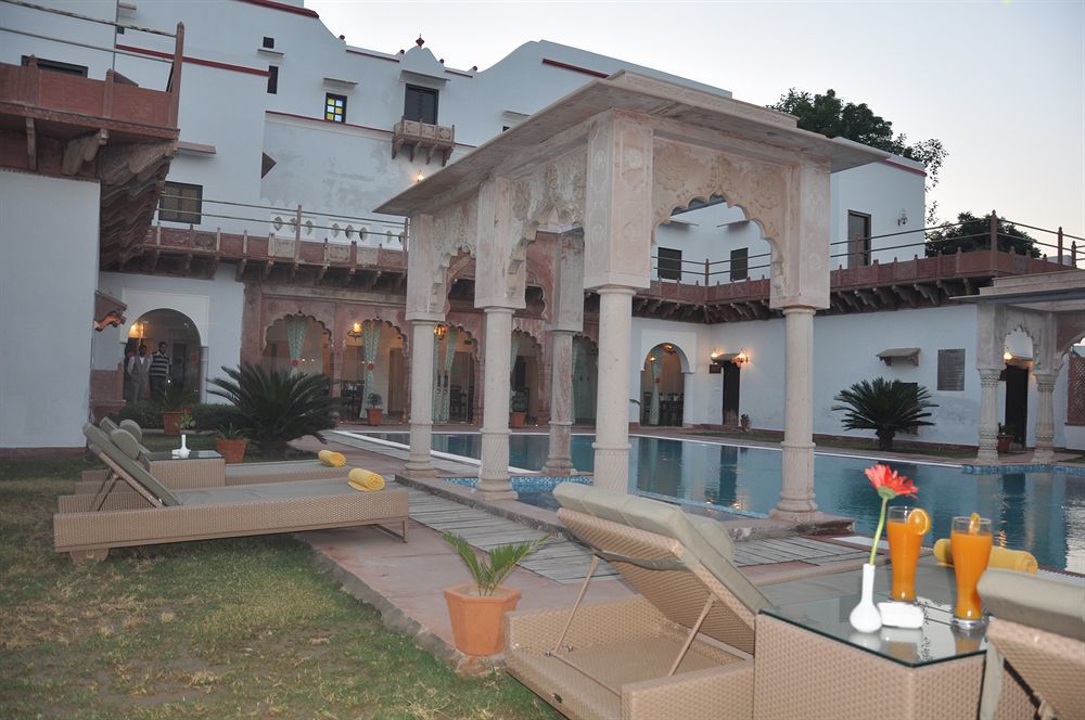 Chandra Mahal Haveli Luharu Exterior photo