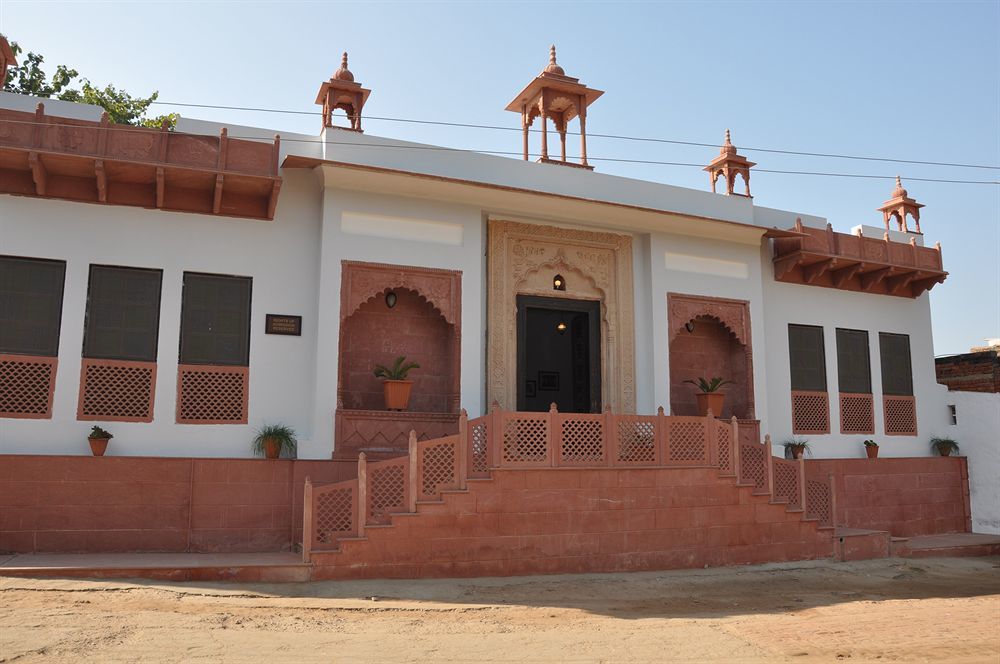 Chandra Mahal Haveli Luharu Exterior photo